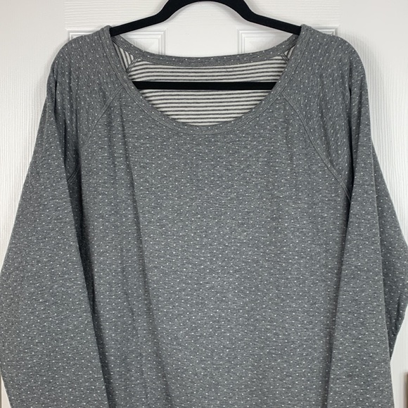 Reversible top long sleeved grey/white striped, grey/white polka dot bust 23.5” - Picture 2 of 5